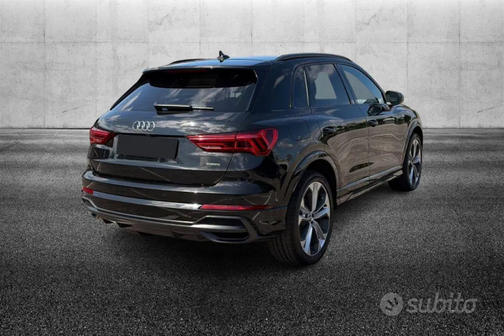 Audi Q3 2021 photo 2