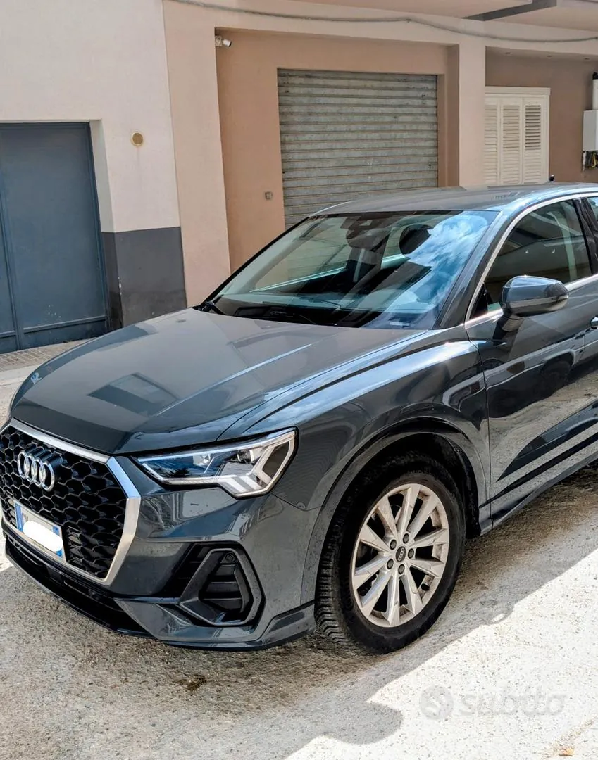 Audi Q3 2022 photo 2