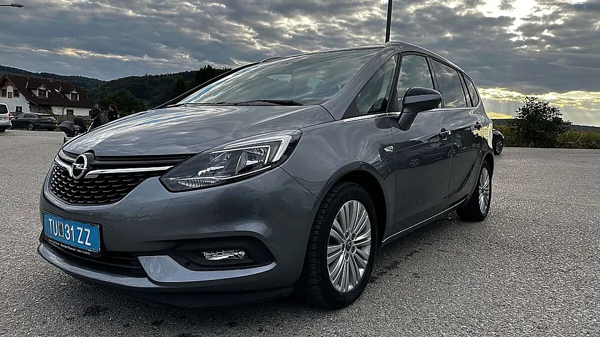 Opel Zafira 2017 photo 2