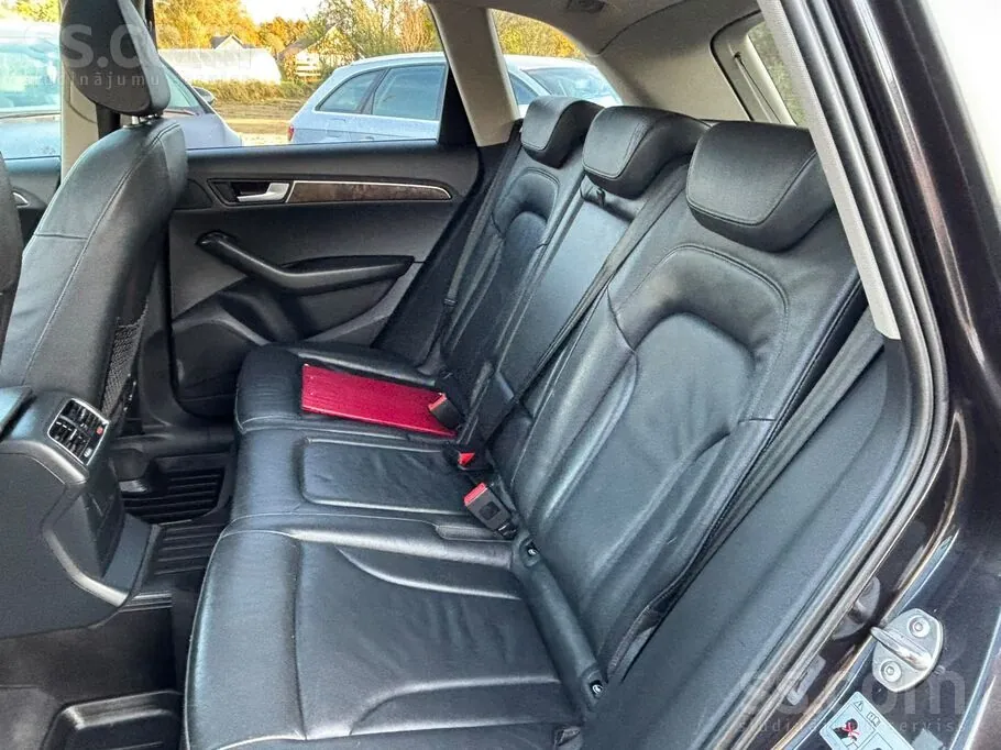 Audi Q5 2010 photo 4