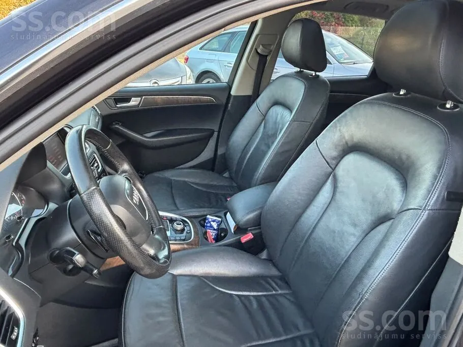 Audi Q5 2010 photo 2