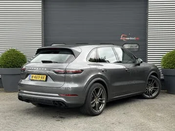 Porsche Cayenne 2021 photo 2