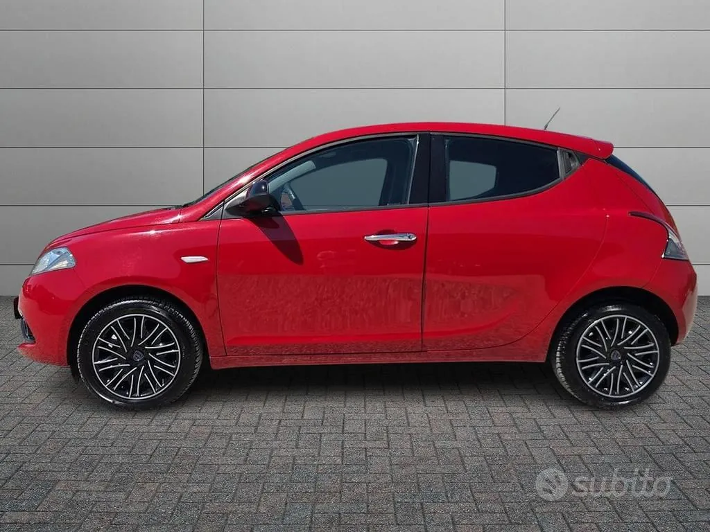 Lancia Ypsilon 2019 photo 2