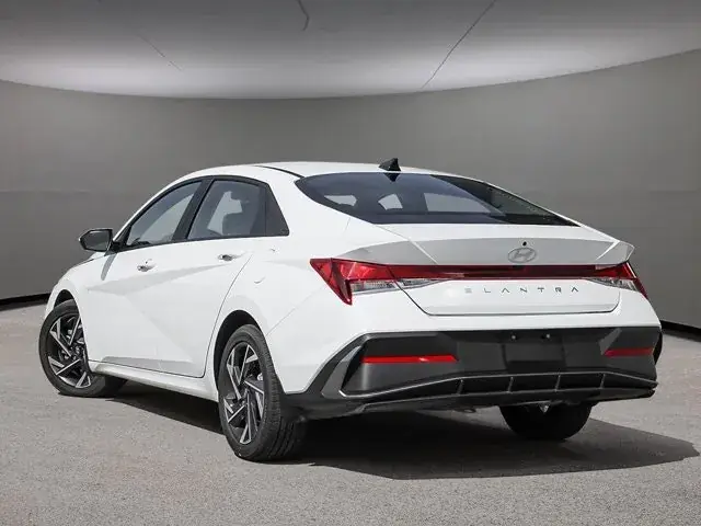 Hyundai Elantra 2026 photo 4