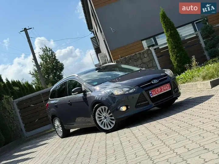 Ford Focus 2011 photo 2