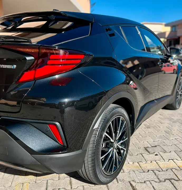 Toyota C-Hr 2020 photo 2