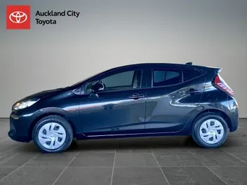 Toyota Aqua 2023 photo 5