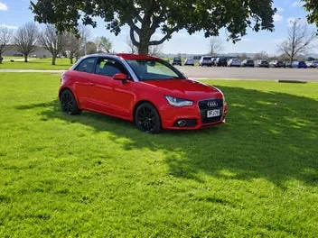 Audi A1 2011 photo 2