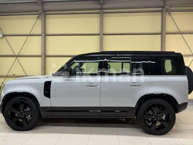 Land Rover Defender 2026 photo 3