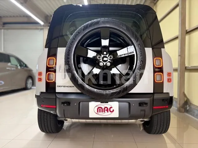 Land Rover Defender 2026 photo 4