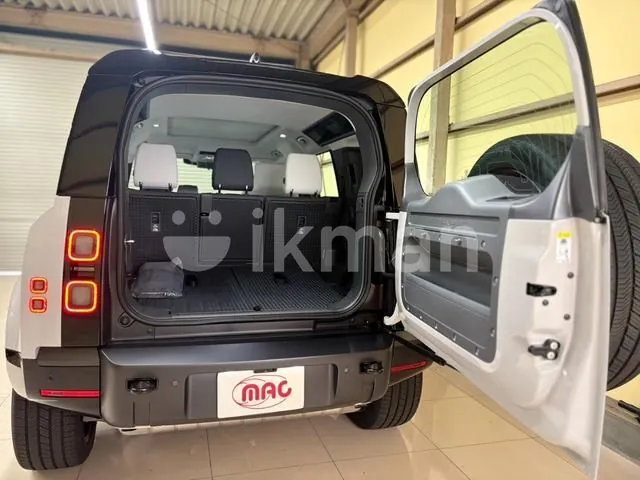Land Rover Defender 2026 photo 5
