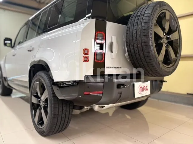 Land Rover Defender 2026 photo 2