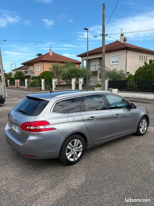 Peugeot 308 2015 photo 2