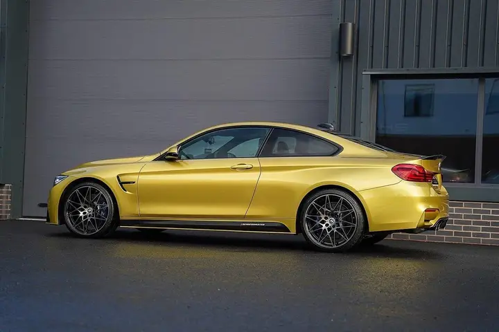 BMW M4 2018 photo 3