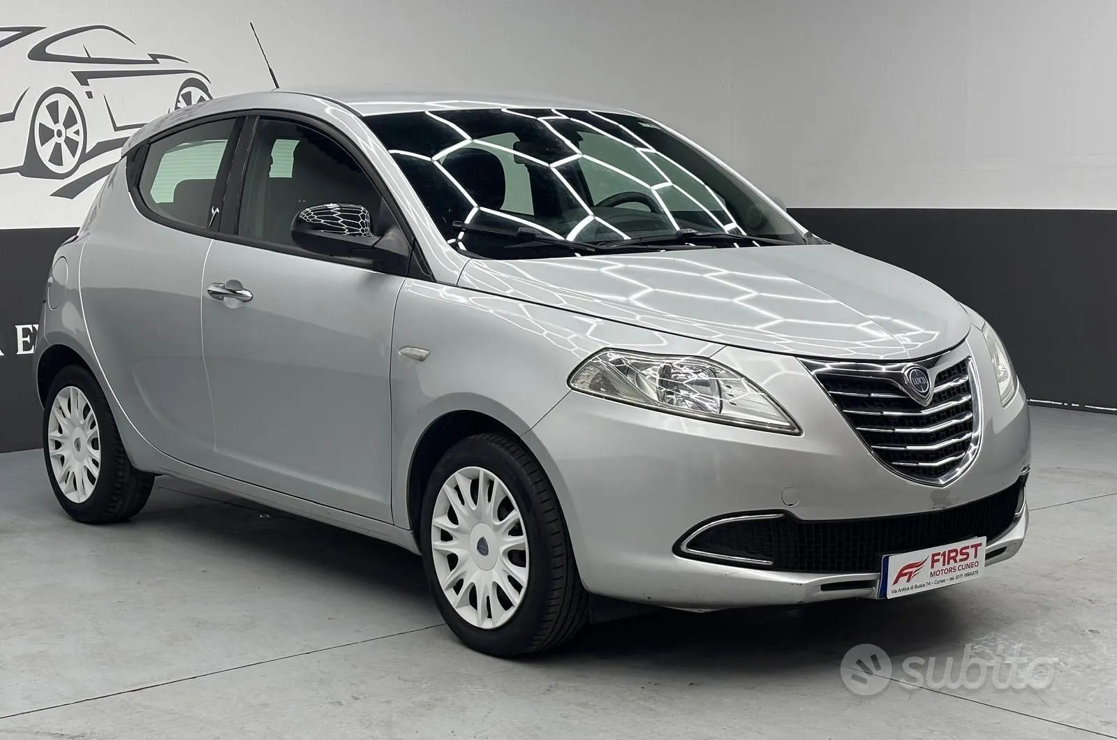 Lancia Ypsilon 2013 photo 2