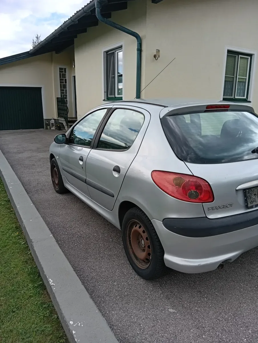 Peugeot 206 2003 photo 3