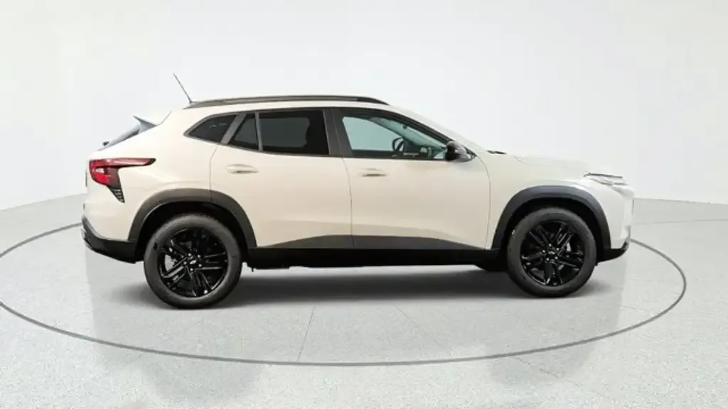 Chevrolet Trax 2026 photo 2