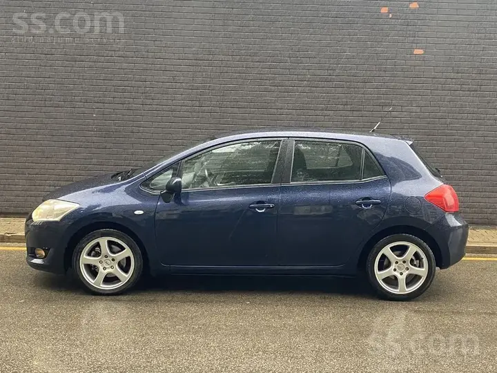 Toyota Auris 2009 photo 3
