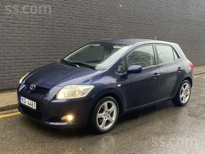 Toyota Auris 2009 photo 2