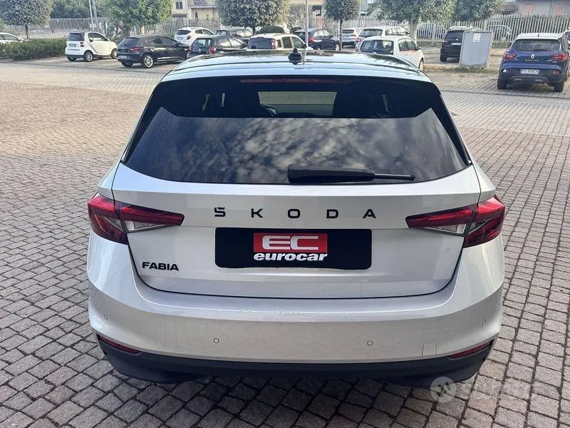 Skoda Fabia 2025 photo 5