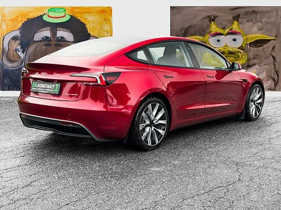 Tesla Model 3 2024 photo 5