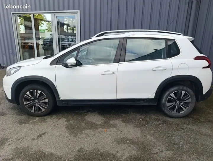 Peugeot 2008 2017 photo 4