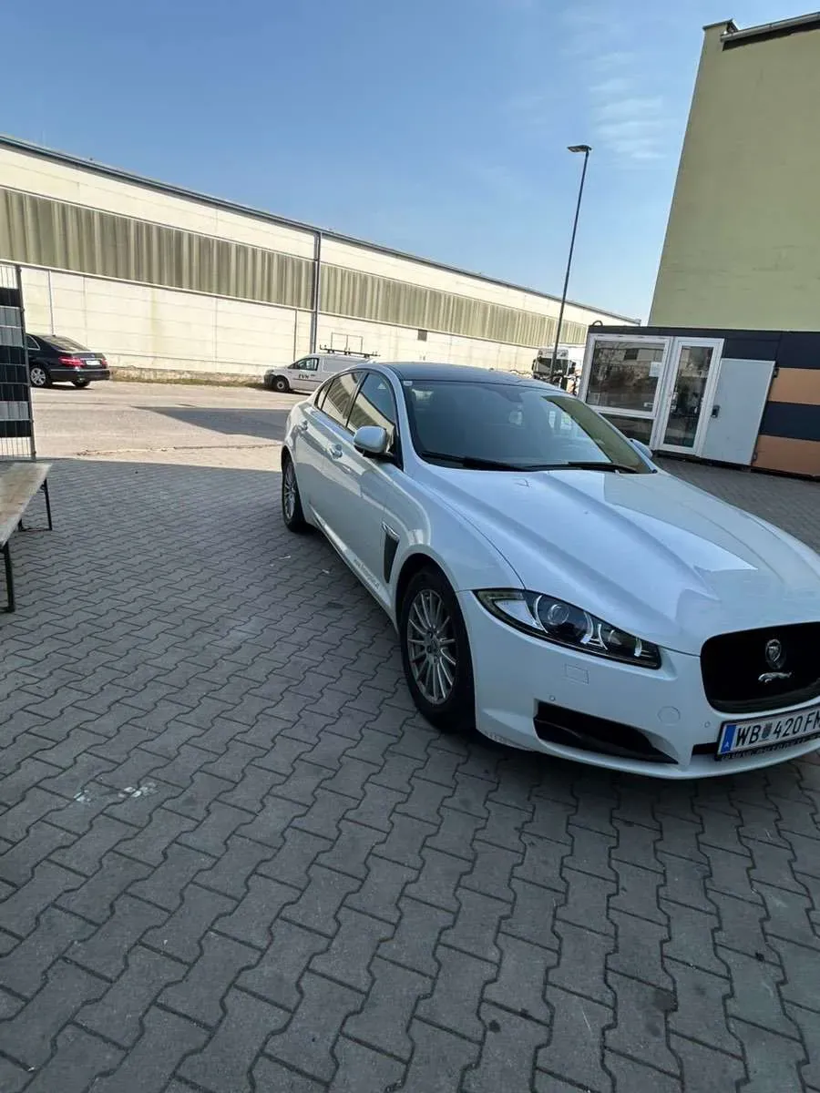 Jaguar Xf 2013 photo 2