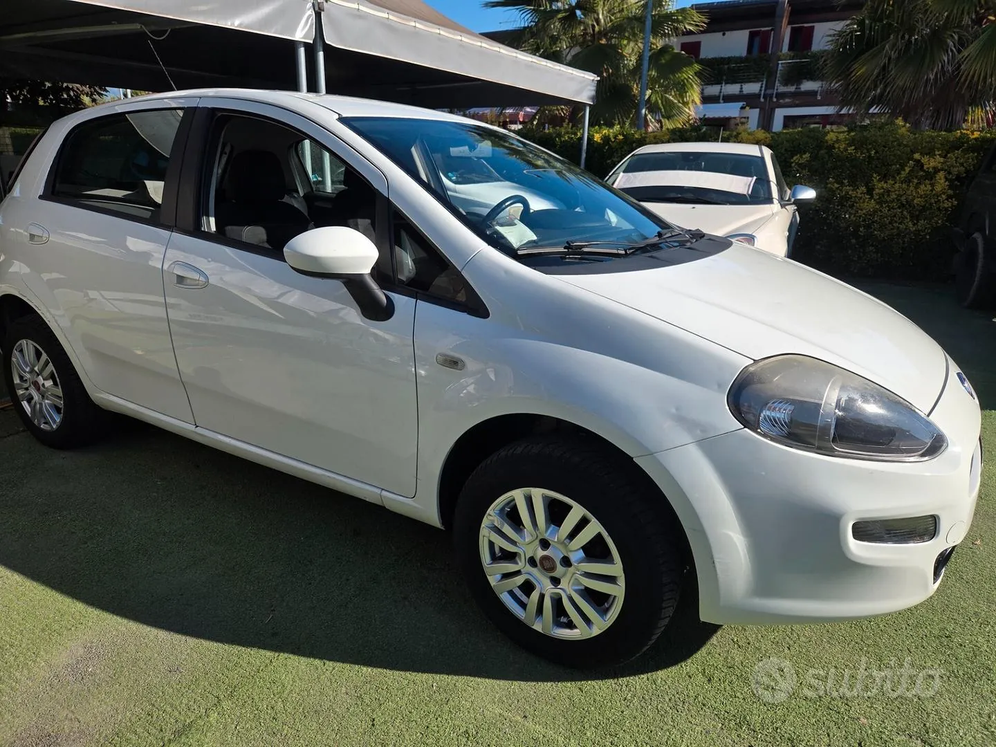 Fiat Grande Punto 2013 photo 2