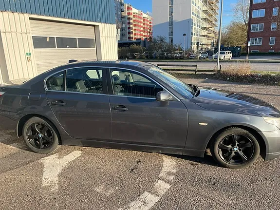 BMW 523I 2009 photo 2