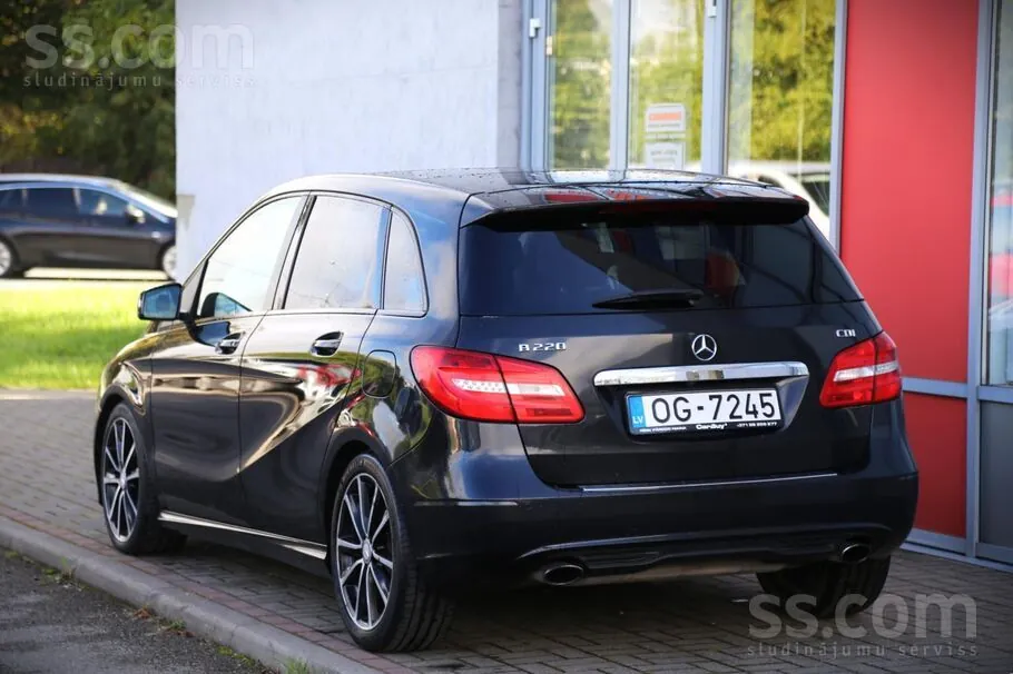 Mercedes-Benz B220 2015 photo 5