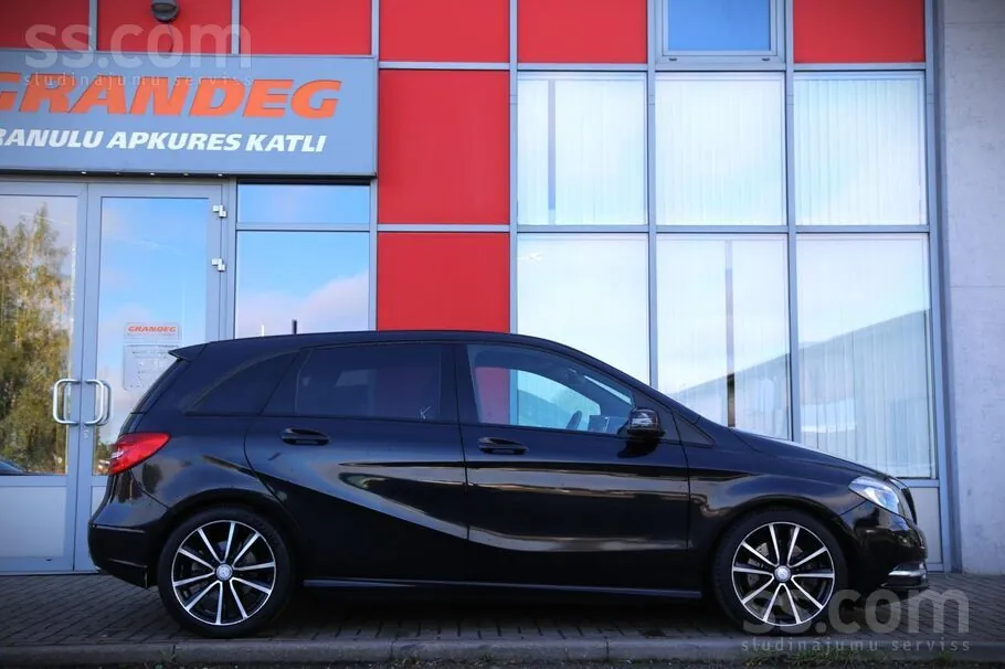 Mercedes-Benz B220 2015 photo 3