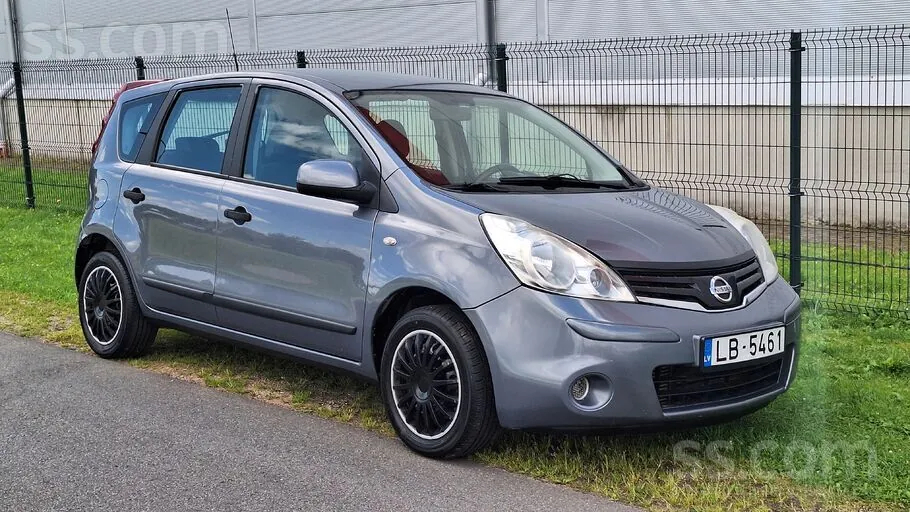 Nissan Note 2010 photo 2