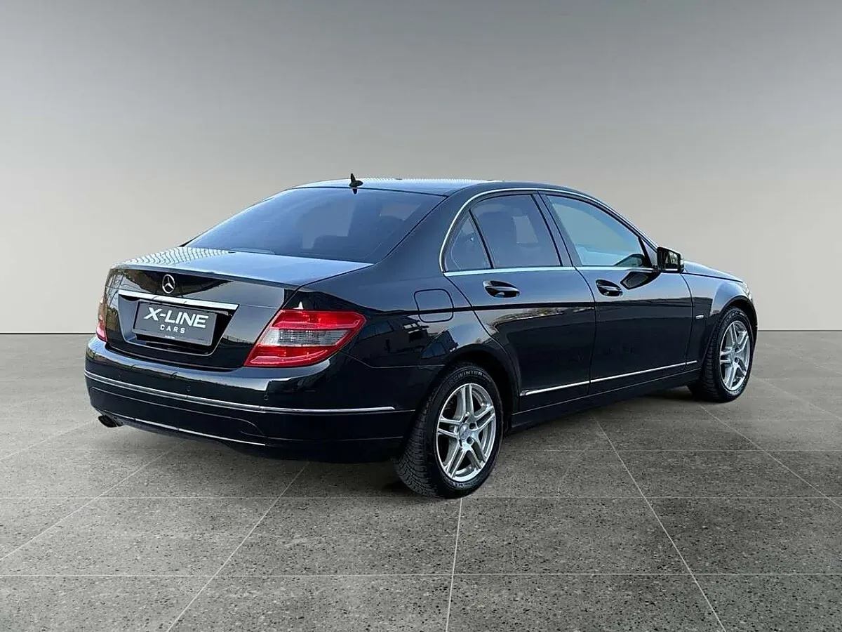 Mercedes-Benz C-Class 2011 photo 2