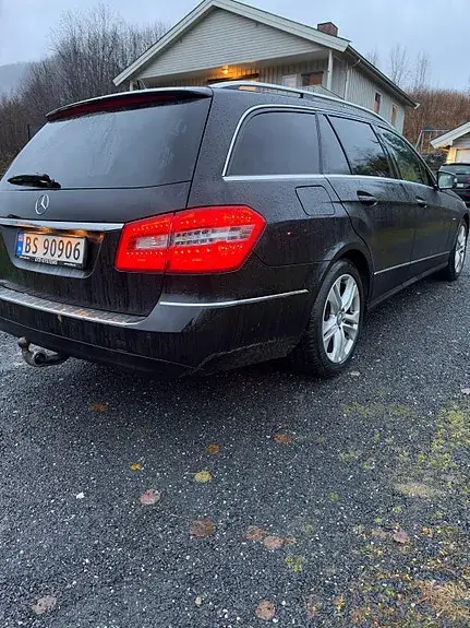 Mercedes-Benz E 220 D 2010 photo 4