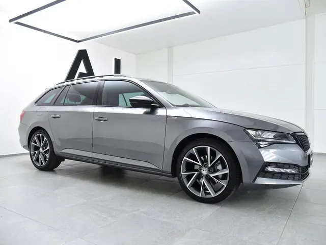 Skoda Superb Combi 2022 photo 4