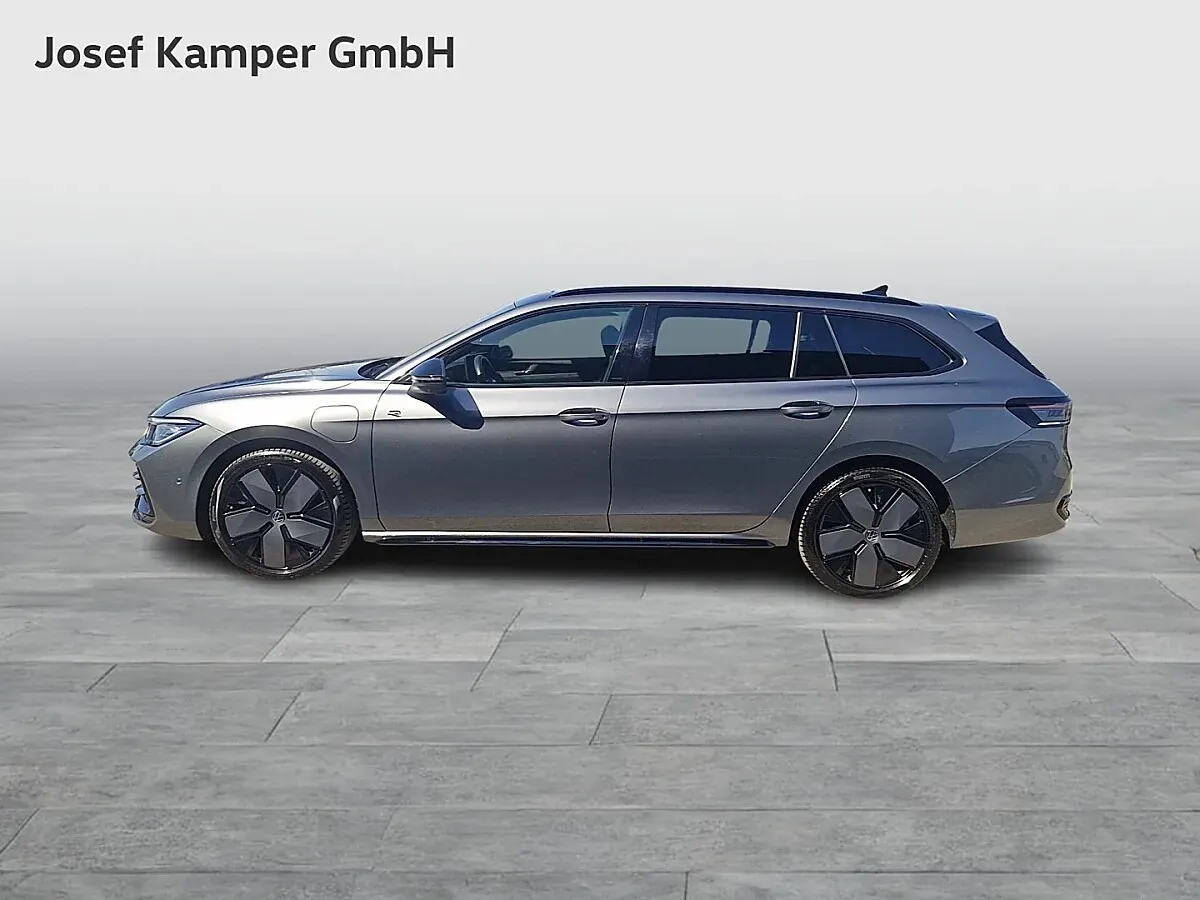 Volkswagen Passat 2025 photo 2