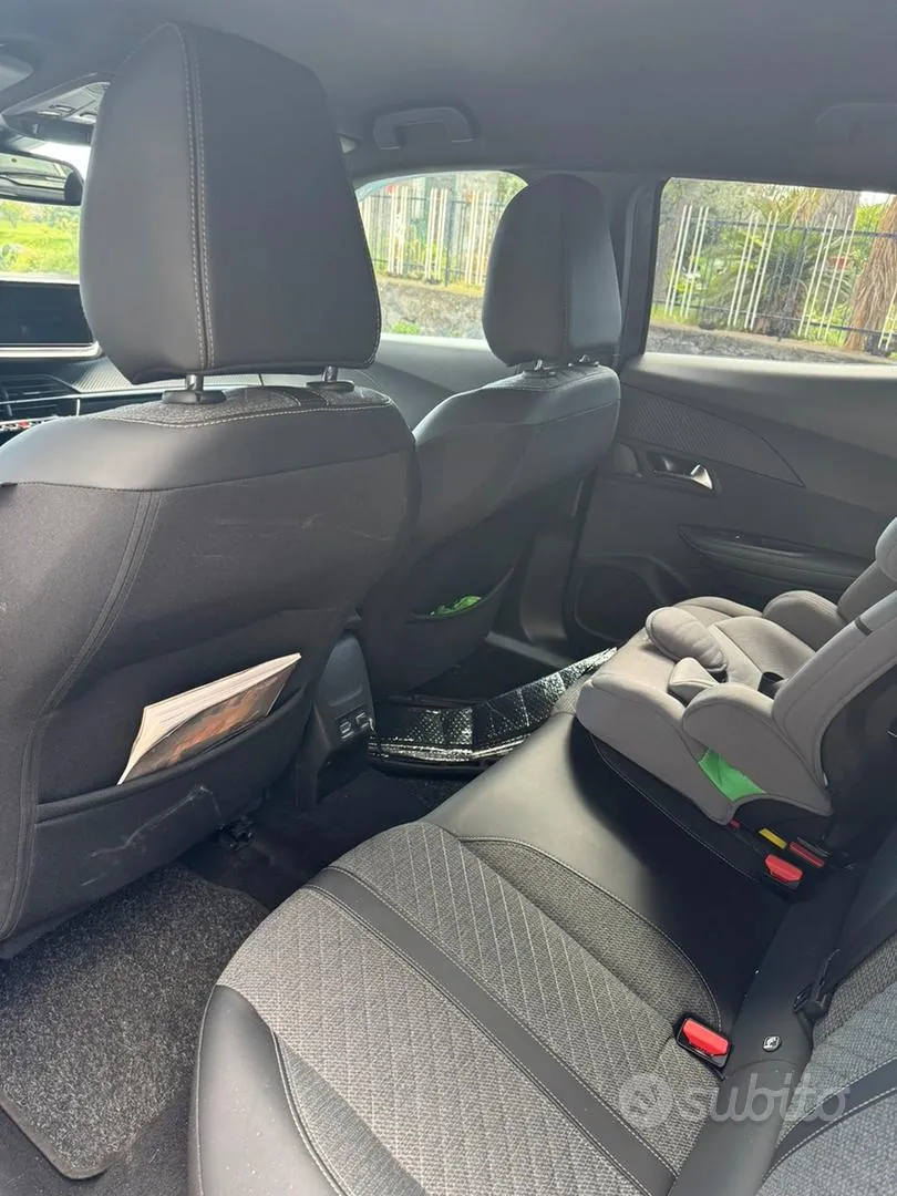 Peugeot 2008 2024 photo 5