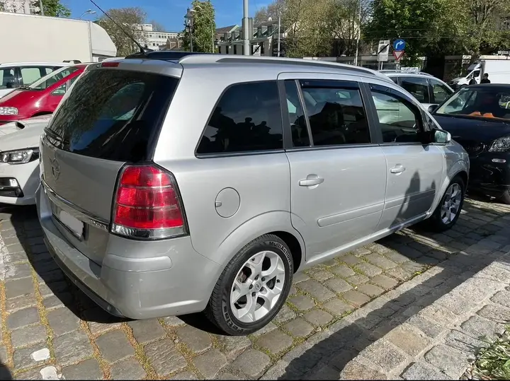 Opel Zafira B 2006 photo 3