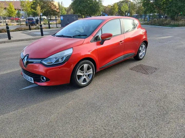 Renault Clio 2013 photo 2