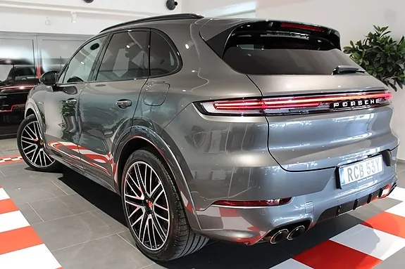 Porsche Cayenne S 2026 photo 2