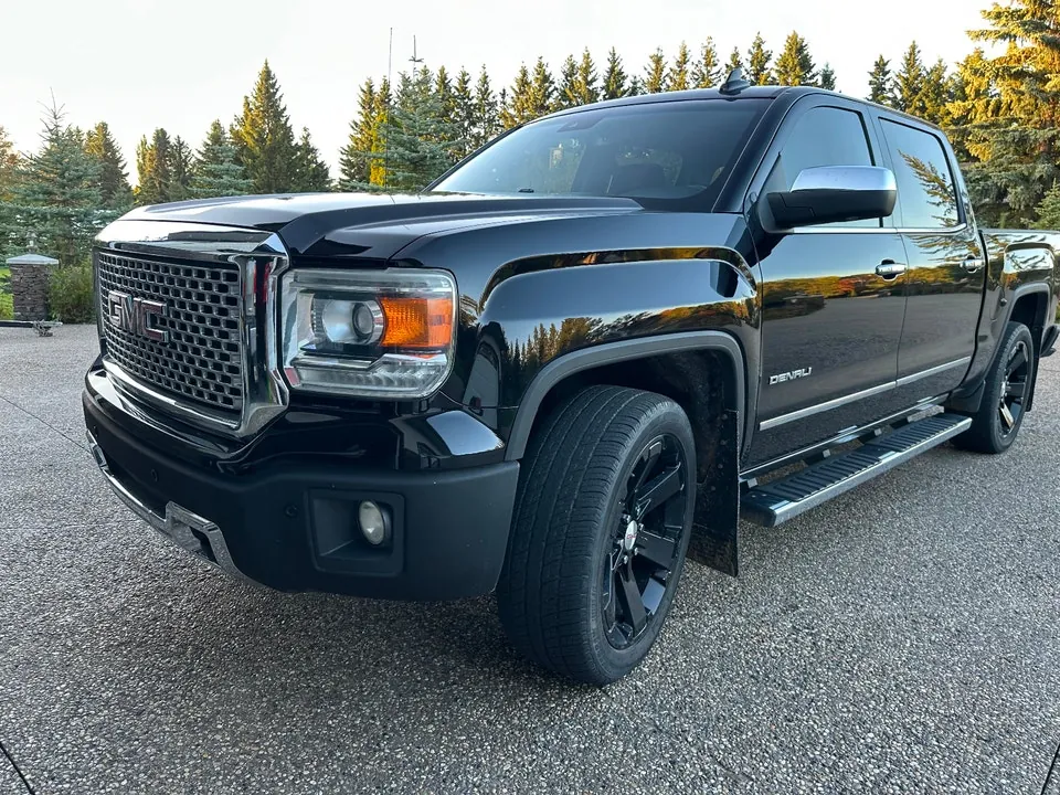 GMC Denali 2016 photo 2