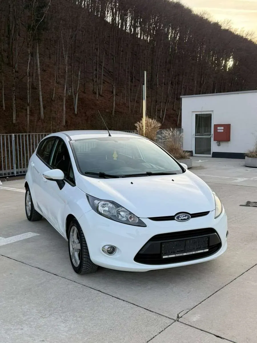 Ford Fiesta 2012 photo 3