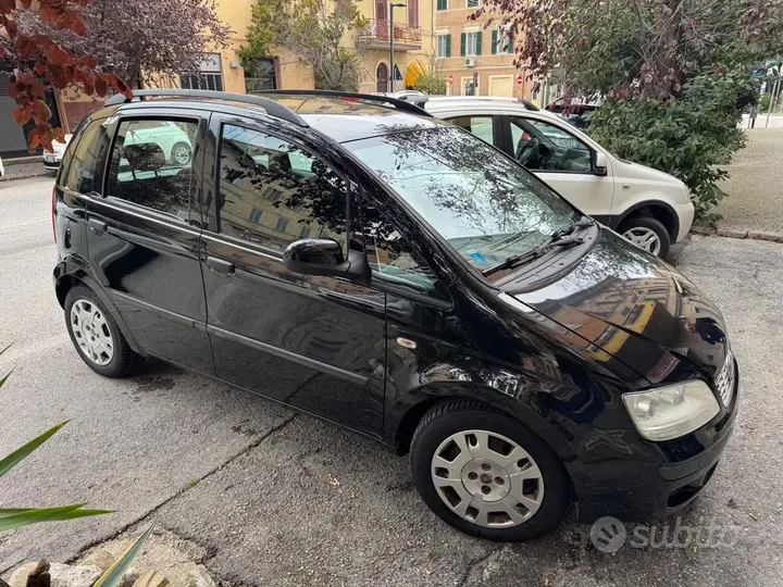 Fiat Idea 2011 photo 2