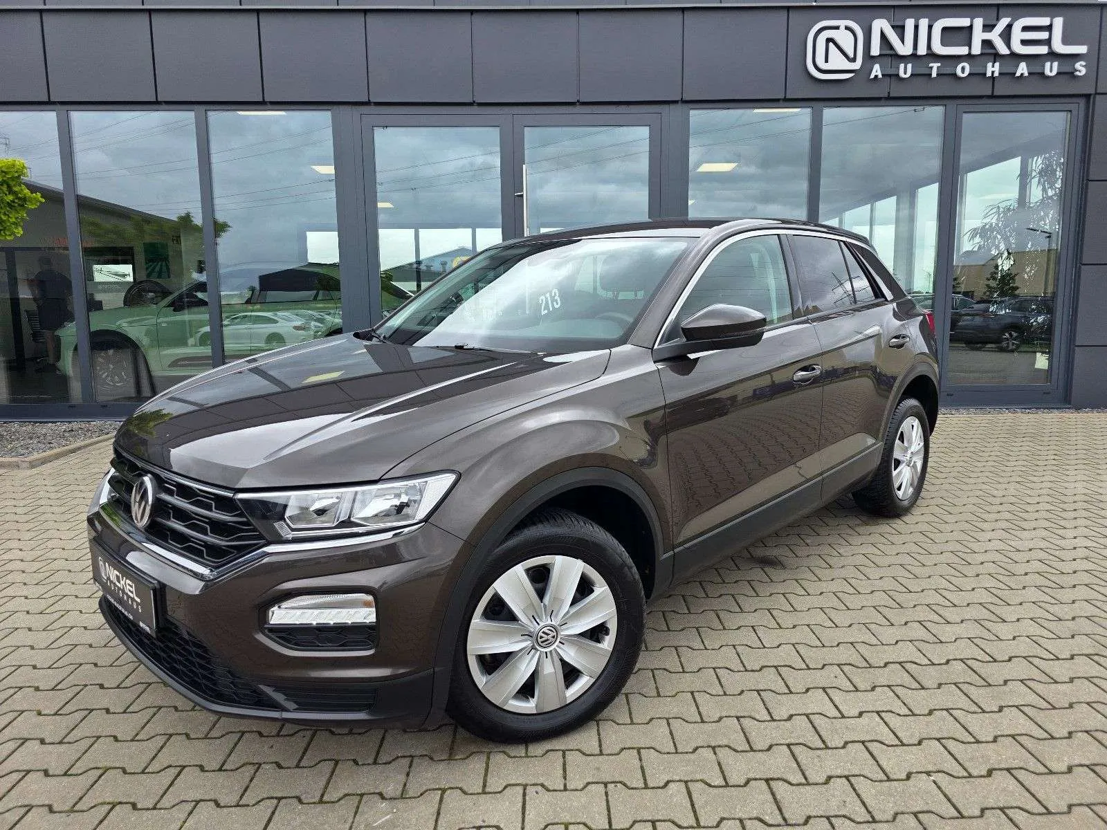 Volkswagen T-Roc 2018 photo 2
