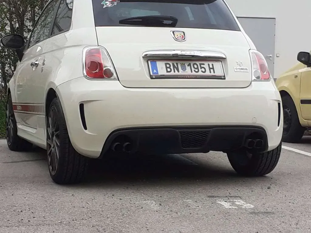 Abarth 500 2016 photo 2