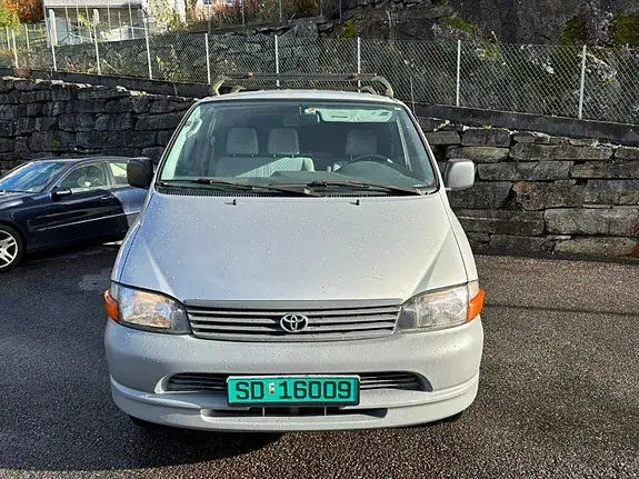 Toyota Hiace 2002 photo 2