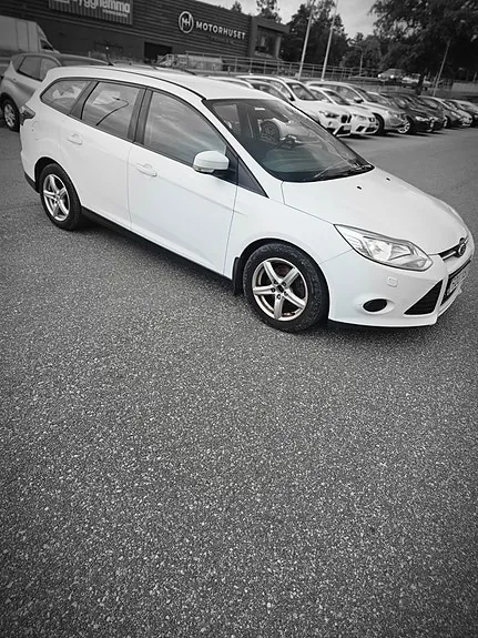Ford Focus 2014 photo 2