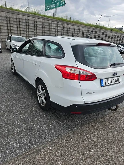 Ford Focus 2014 photo 3