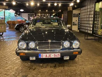 Jaguar Xj12 1983 photo 2