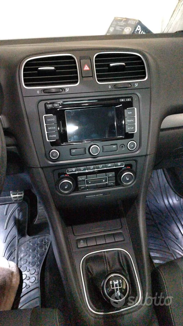 Volkswagen Golf 2012 photo 2